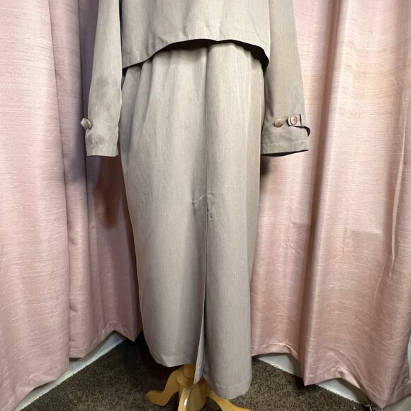 VTG Talbots Petites 10P Long Trench Coat Beige Pockets Button Style Sophisticate - Picture 7 of 16